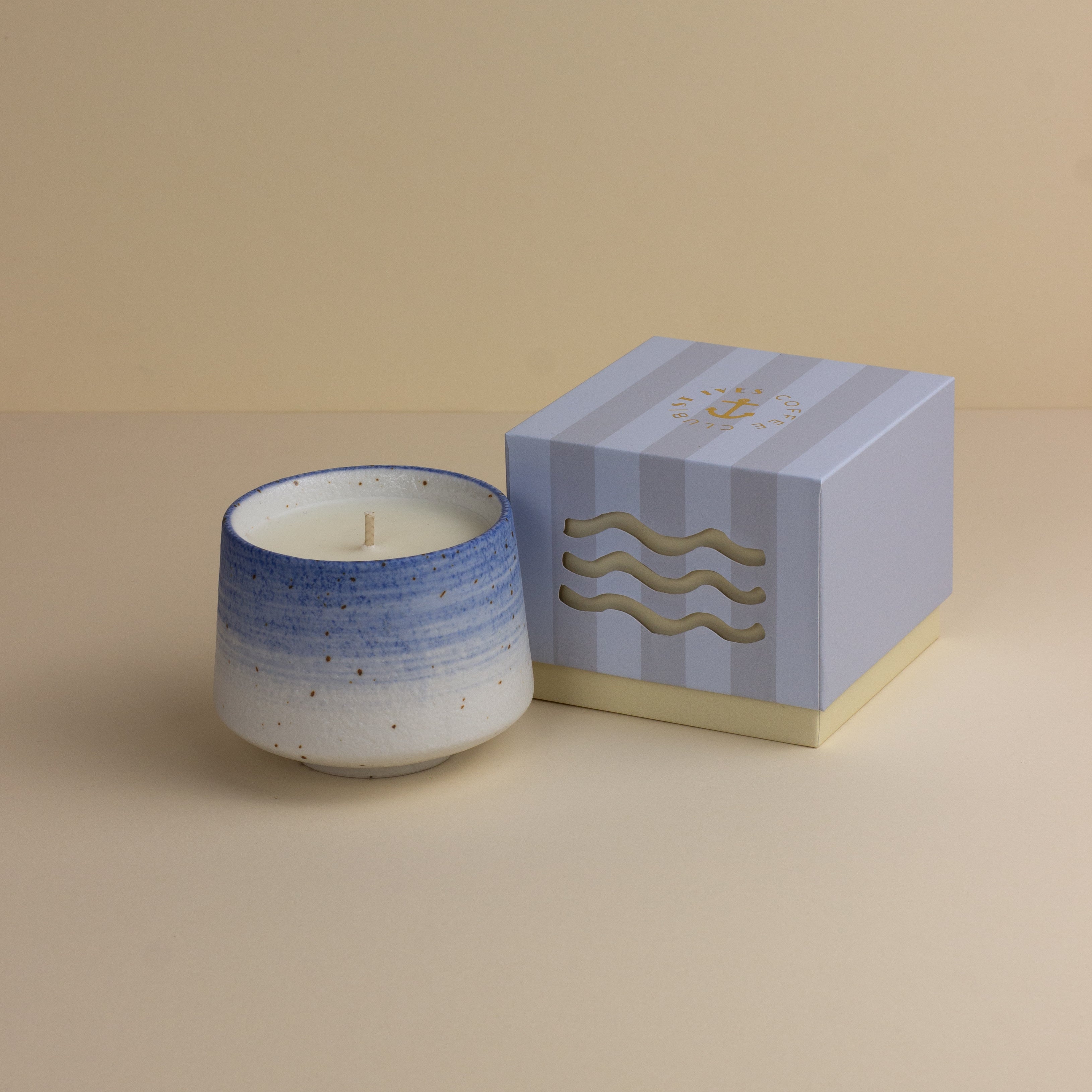 St Ives: Bedruthan Steps Candle - Bay & Blackberry