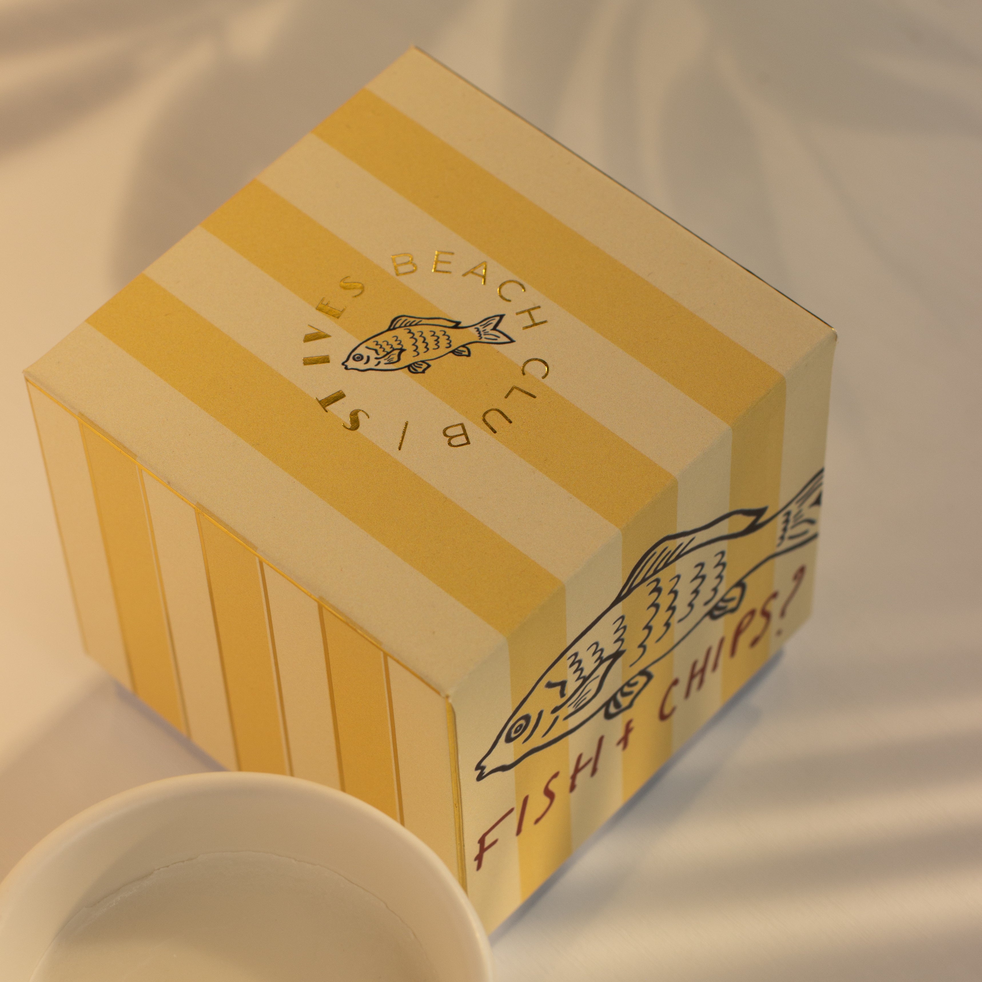 St Ives Beach Club: Fish & Chips Candle - Tomato Leaf